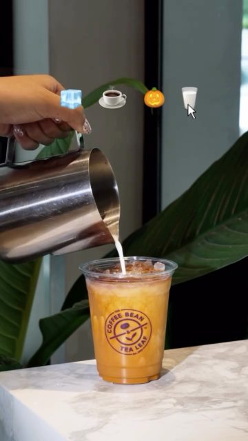 How magic comes together 😮💨💜🎃 Hielo, espresso, pumpkin spice & your milk of choice = perfección!
#coffeebean #panama #thecoffeebean #coffee #coffeelovers #pumpkin #pumpkinseason #psl #fall #seasonal #pumpkinspice