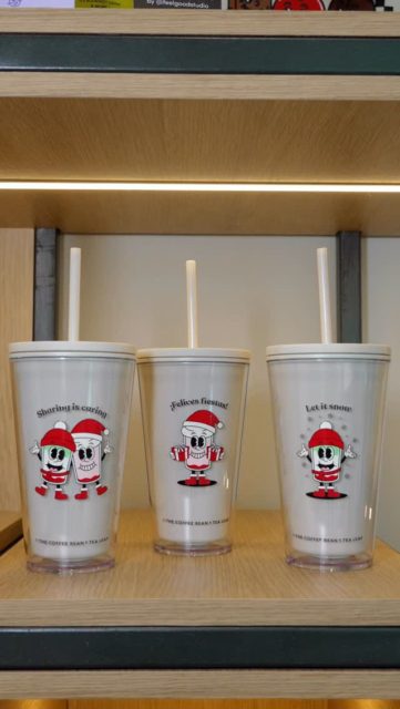 Beanie & Blendy cups are back, esta vez en su Holiday Edition! Cuál es tu favorito?🥹🎄 Consíguelos en preventa exclusiva del Club Coffee Bean a partir de hoy❤️
#coffeebean #panama #holiday #seasonal #limitededition #navidad #fiestas #coffeeshop #presale #app