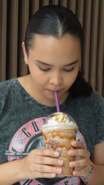 No te puedes decidir entre Ice Blended de Caramelo y de Mocha? Lucky for you tenemos uno que combina ambos🤤💜
#coffeebean #panama #happyholidays #seasonal #sweettooth