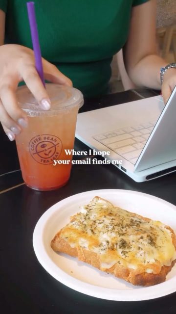 Happy place para trabajar, relax o lo que sea💜🙂↕️ Feliz lunes de carnaval!
#coffeebean #panama #holiday #happyplace #coffeelovers