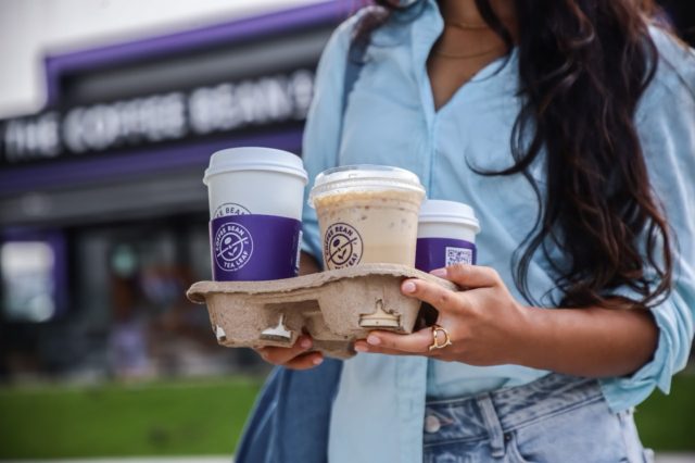 Coffee runs don’t take days off😍 Si estás en la ciudad este weekend, te esperamos!

#coffeebean #panama #holiday #coffeeshop #coffeelovers