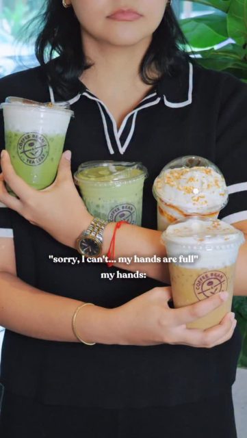Cuando amas el coco y la única opción es llevártelos todos😍🥥

#coffeebean #panama #coconut #matcha #tropical