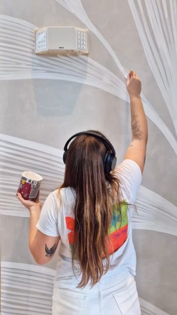 La historia detrás del arte @ana.mellior ✨ Es muy gratificante cuando se logra transmitir una visión tan perfectamente, y que se traduzca en obtener justo lo que buscabas. Gracias Ana por tu buena disposición, por tu amor a la marca, y por plasmar tu increíble talento en nuestra nueva casa! Te queremos💜
#coffeebean #art #panama #artist #coffeeshop